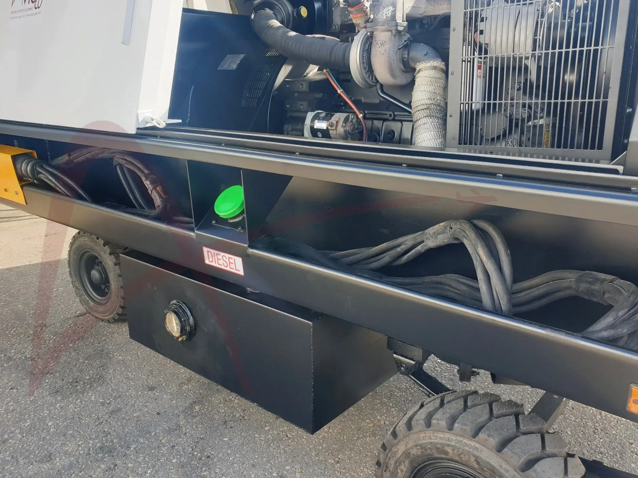 HOUCHIN C690-100DV - Groupe électrogène au sol: photos 4 HOUCHIN C690-100DV - Groupe électrogène au sol: photos 4