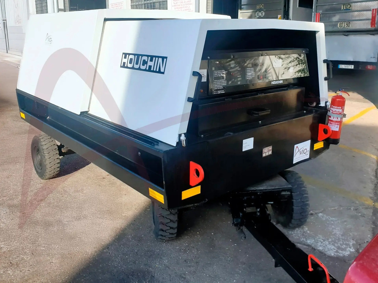 HOUCHIN D690-100SV - Groupe électrogène au sol: photos 2 HOUCHIN D690-100SV - Groupe électrogène au sol: photos 2