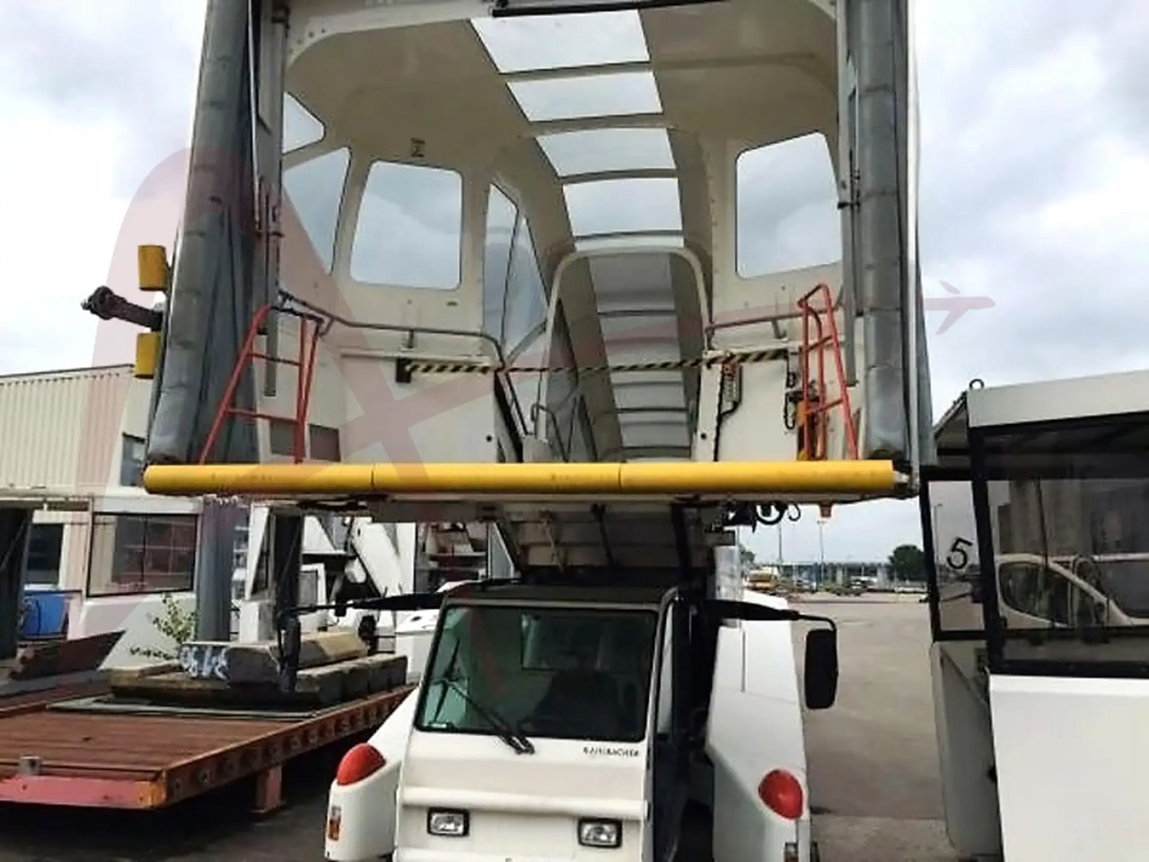 KAHLBACHER JET-STEP 180/420 - Escalier d'embarquement: photos 5 KAHLBACHER JET-STEP 180/420 - Escalier d'embarquement: photos 5