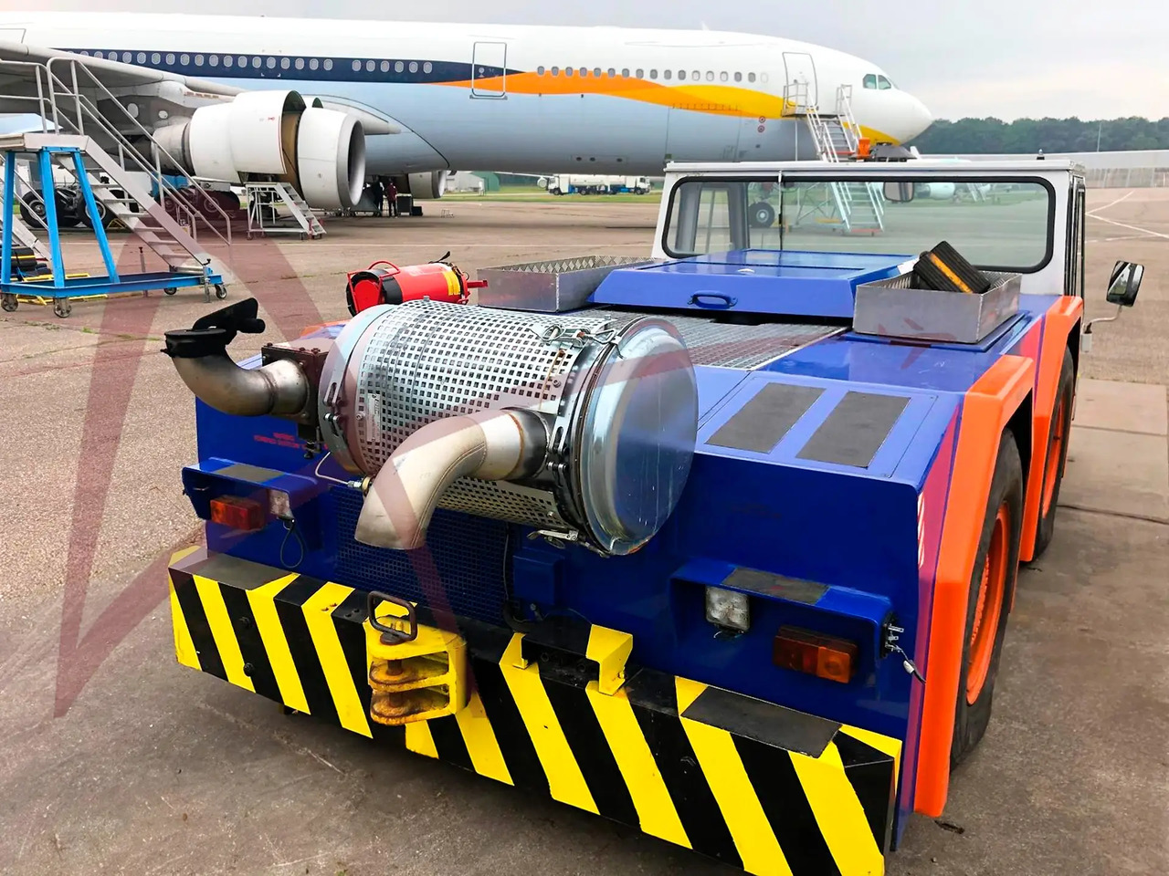 SCHOPF F106 - Tracteur d'avions: photos 2 SCHOPF F106 - Tracteur d'avions: photos 2