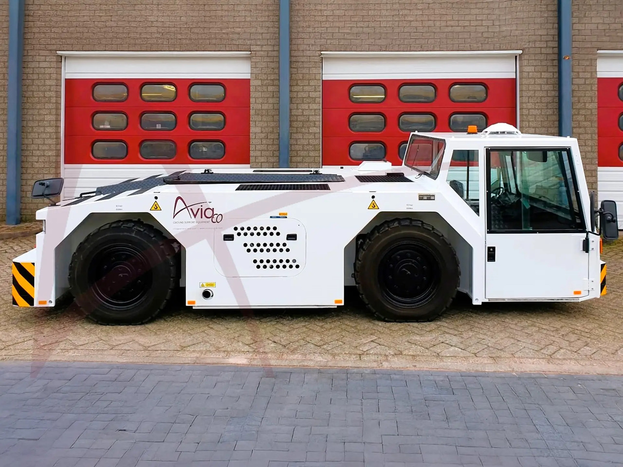 SCHOPF F110 - Tracteur d'avions: photos 4 SCHOPF F110 - Tracteur d'avions: photos 4