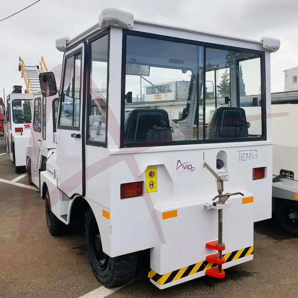 TEMG TG5001 - Tracteur à bagages: photos 3 TEMG TG5001 - Tracteur à bagages: photos 3