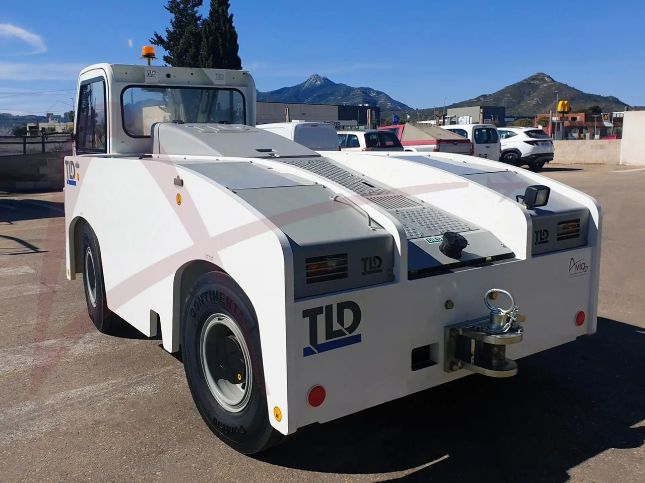 TLD TMX-150/12 - Tracteur d'avions: photos 3 TLD TMX-150/12 - Tracteur d'avions: photos 3