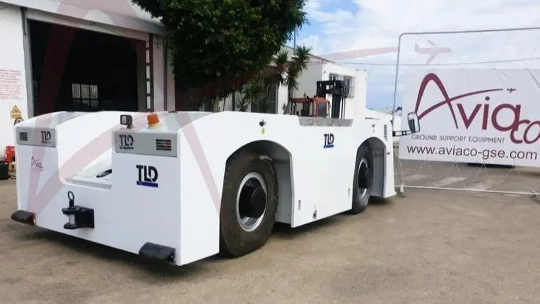 TLD TMX-450 - Tracteur d'avions: photos 4 TLD TMX-450 - Tracteur d'avions: photos 4