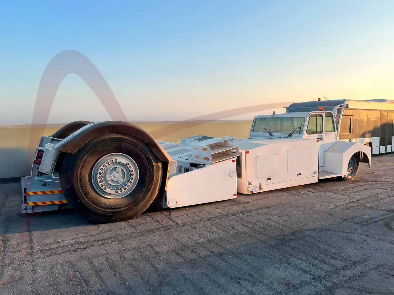 TLD TPX-500 - Tracteur d'avions: photos 1 TLD TPX-500 - Tracteur d'avions: photos 1