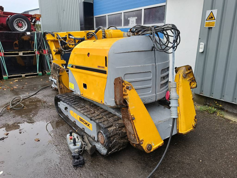 Brokk 330 remote demolition robot sloop kraan excavator - Pelle sur chenille: photos 4 Brokk 330 remote demolition robot sloop kraan excavator - Pelle sur chenille: photos 4