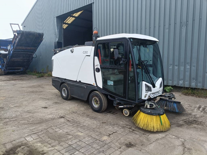 Bucher C 202 compact street sweeper johnson - Balayeuse de voirie: photos 1 Bucher C 202 compact street sweeper johnson - Balayeuse de voirie: photos 1