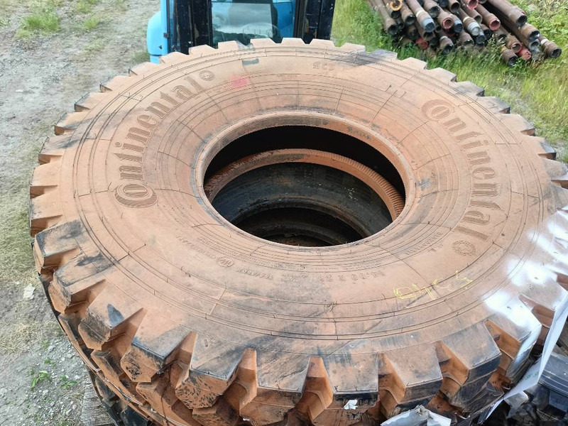 Michelin 12.00R20 , 14.00R20, 335/80R20 , 395/85R2 365/80R2 - Pneus et jantes pour Engins de chantier: photos 5 Michelin 12.00R20 , 14.00R20, 335/80R20 , 395/85R2 365/80R2 - Pneus et jantes pour Engins de chantier: photos 5