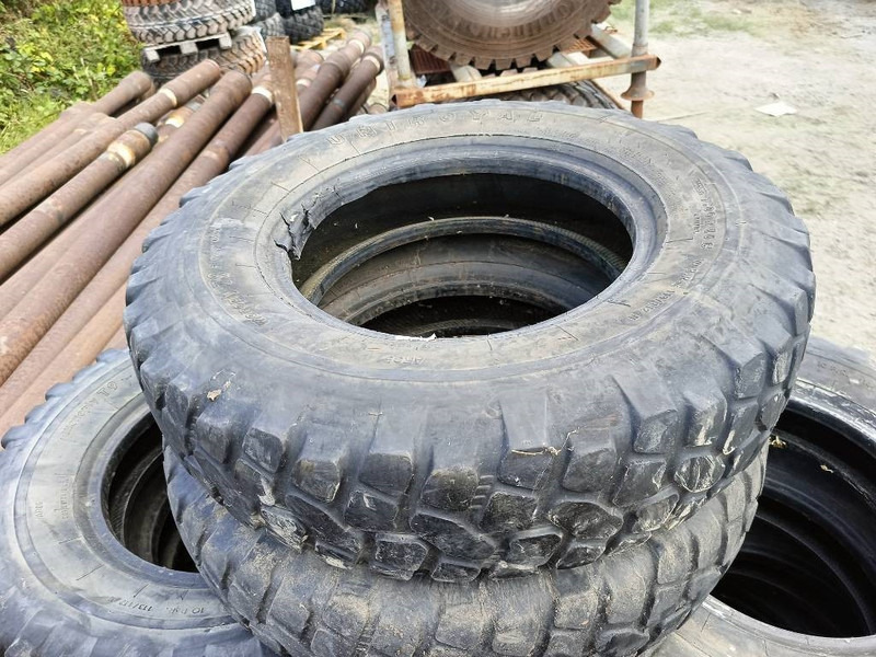Michelin 6,50 R16 C 7,00R16 C 22/100R16 255/100R16 banden l - Pneus et jantes pour Engins de chantier: photos 5 Michelin 6,50 R16 C 7,00R16 C 22/100R16 255/100R16 banden l - Pneus et jantes pour Engins de chantier: photos 5