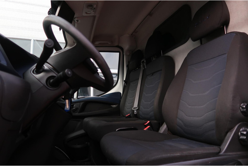 Iveco Daily 35S14V 300 L1H1 AUT/ 3,5t/ CAM/ CRUISE/ TREKHAAK/ AIRCO/ ETC - Fourgon utilitaire: photos 5 Iveco Daily 35S14V 300 L1H1 AUT/ 3,5t/ CAM/ CRUISE/ TREKHAAK/ AIRCO/ ETC - Fourgon utilitaire: photos 5