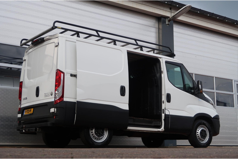 Iveco Daily 35S14V 300 L1H1 AUT/ 3,5t/ CAM/ CRUISE/ TREKHAAK/ AIRCO/ ETC - Fourgon utilitaire: photos 3 Iveco Daily 35S14V 300 L1H1 AUT/ 3,5t/ CAM/ CRUISE/ TREKHAAK/ AIRCO/ ETC - Fourgon utilitaire: photos 3
