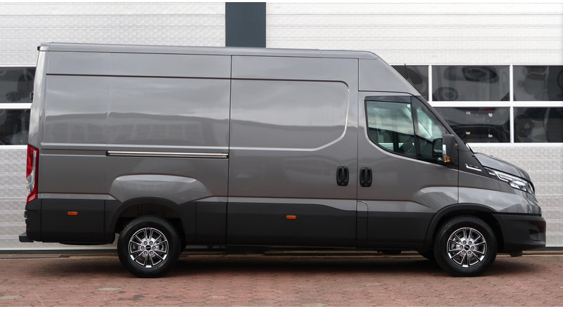 Fourgon utilitaire Iveco Daily 35S18HV 3.0 L2H2 BPM VRIJ/ AUT/ LED/ CAMERA/ NAVI/ CLIMA: photos 18