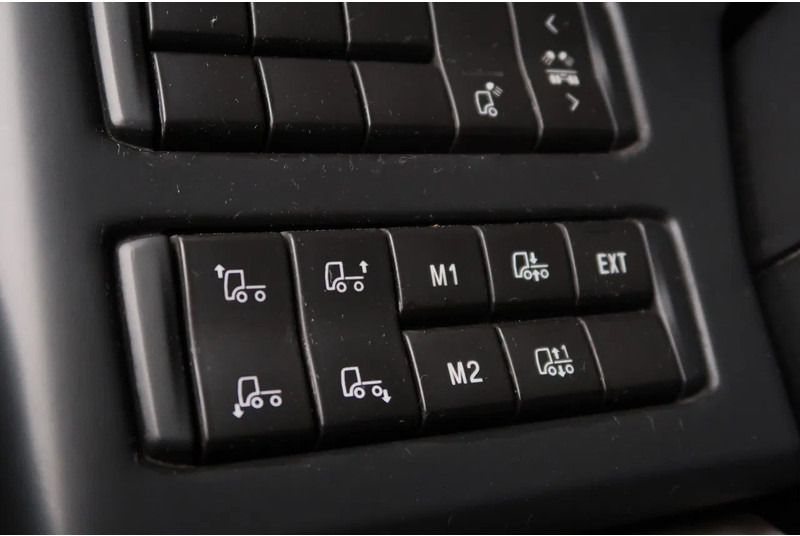 Scania P500 6x2/ FULL AIR/ HYDRAULIC/ LEATHER/ 2.950 WB/ DIFF LOCK/ SLIDE DISH - Tracteur routier: photos 4 Scania P500 6x2/ FULL AIR/ HYDRAULIC/ LEATHER/ 2.950 WB/ DIFF LOCK/ SLIDE DISH - Tracteur routier: photos 4