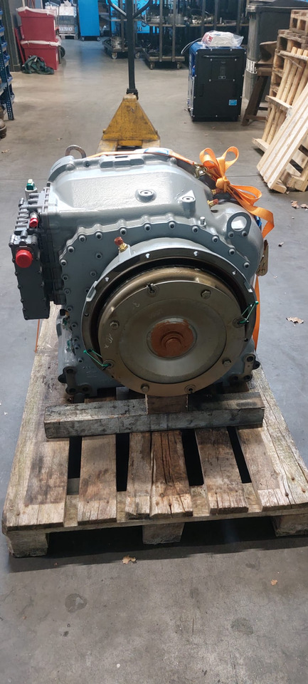 ZF WG 211 - Boîte de vitesse pour Matériel de chantier: photos 4 ZF WG 211 - Boîte de vitesse pour Matériel de chantier: photos 4