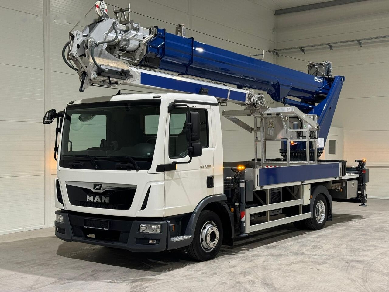 MAN Böcker AK 37/4000 on chassis - Grue mobile: photos 3 MAN Böcker AK 37/4000 on chassis - Grue mobile: photos 3