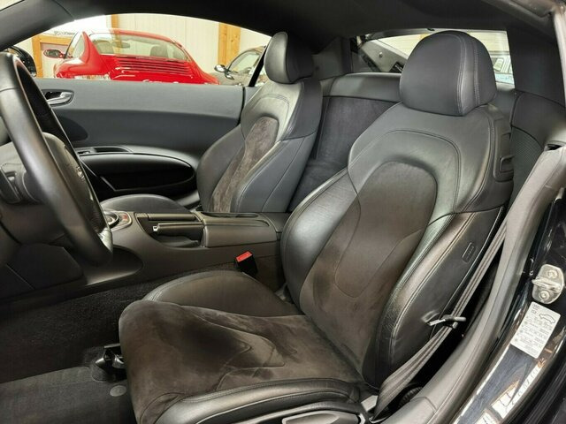 AUDI R8 4.2 FSI V8 quattro Coupé Neuzustand... - Voiture: photos 5 AUDI R8 4.2 FSI V8 quattro Coupé Neuzustand... - Voiture: photos 5