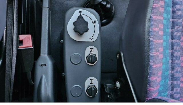 MERCEDES-BENZ 814 DA T2 Vario 4x4 Allrad... - Fourgon aménagé: photos 5 MERCEDES-BENZ 814 DA T2 Vario 4x4 Allrad... - Fourgon aménagé: photos 5