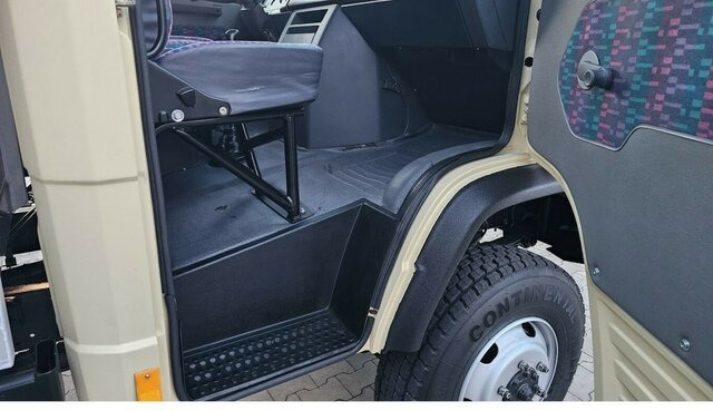 MERCEDES-BENZ 814 DA T2 Vario 4x4 Allrad... - Fourgon aménagé: photos 4 MERCEDES-BENZ 814 DA T2 Vario 4x4 Allrad... - Fourgon aménagé: photos 4