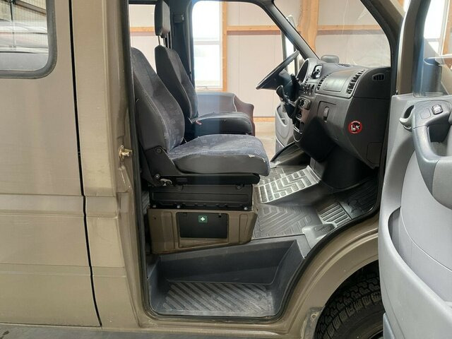 MERCEDES-BENZ Sprinter 313 CDI Doka 4x4 Allrad 1.Hand... - Utilitaire rideaux coulissants (PLSC), Utilitaire double cabine: photos 5 MERCEDES-BENZ Sprinter 313 CDI Doka 4x4 Allrad 1.Hand... - Utilitaire rideaux coulissants (PLSC), Utilitaire double cabine: photos 5