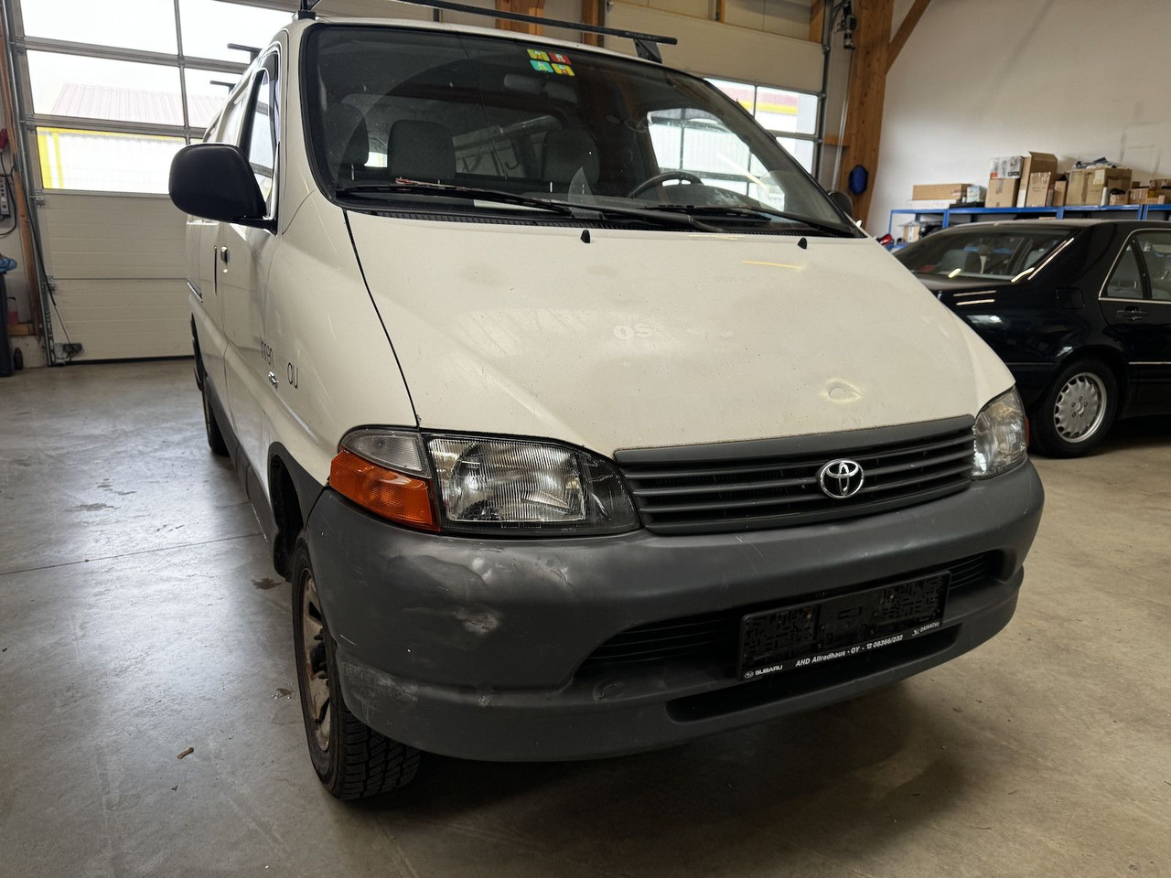 Toyota Hiace 2.5TD D4-D Kasten lang 4WD 4x4 - Voiture break: photos 4 Toyota Hiace 2.5TD D4-D Kasten lang 4WD 4x4 - Voiture break: photos 4