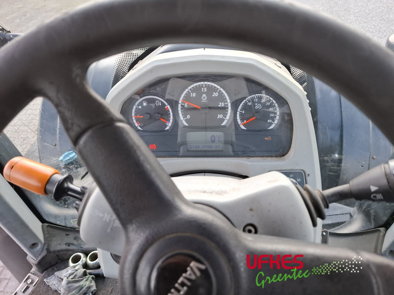 Tracteur agricole Valtra T194 D TwinTrack: photos 15 Tracteur agricole Valtra T194 D TwinTrack: photos 15