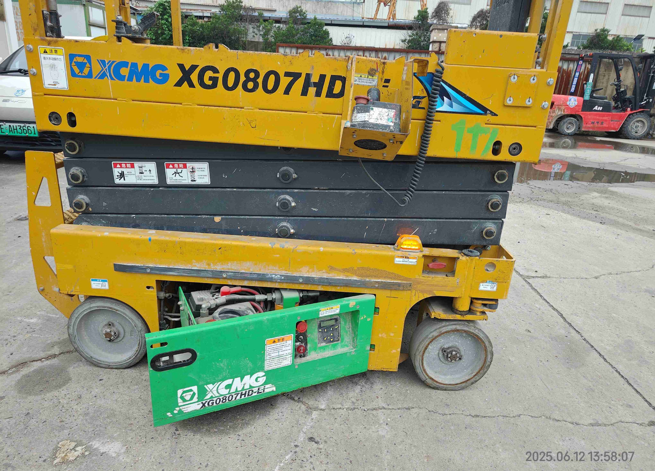 XCMG Lithium battery 8m second hand scissor lift XG0807HD-Li price - Nacelle ciseaux: photos 5 XCMG Lithium battery 8m second hand scissor lift XG0807HD-Li price - Nacelle ciseaux: photos 5