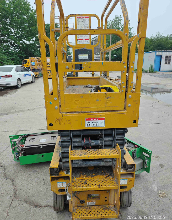 XCMG Lithium battery 8m second hand scissor lift XG0807HD-Li price - Nacelle ciseaux: photos 3 XCMG Lithium battery 8m second hand scissor lift XG0807HD-Li price - Nacelle ciseaux: photos 3