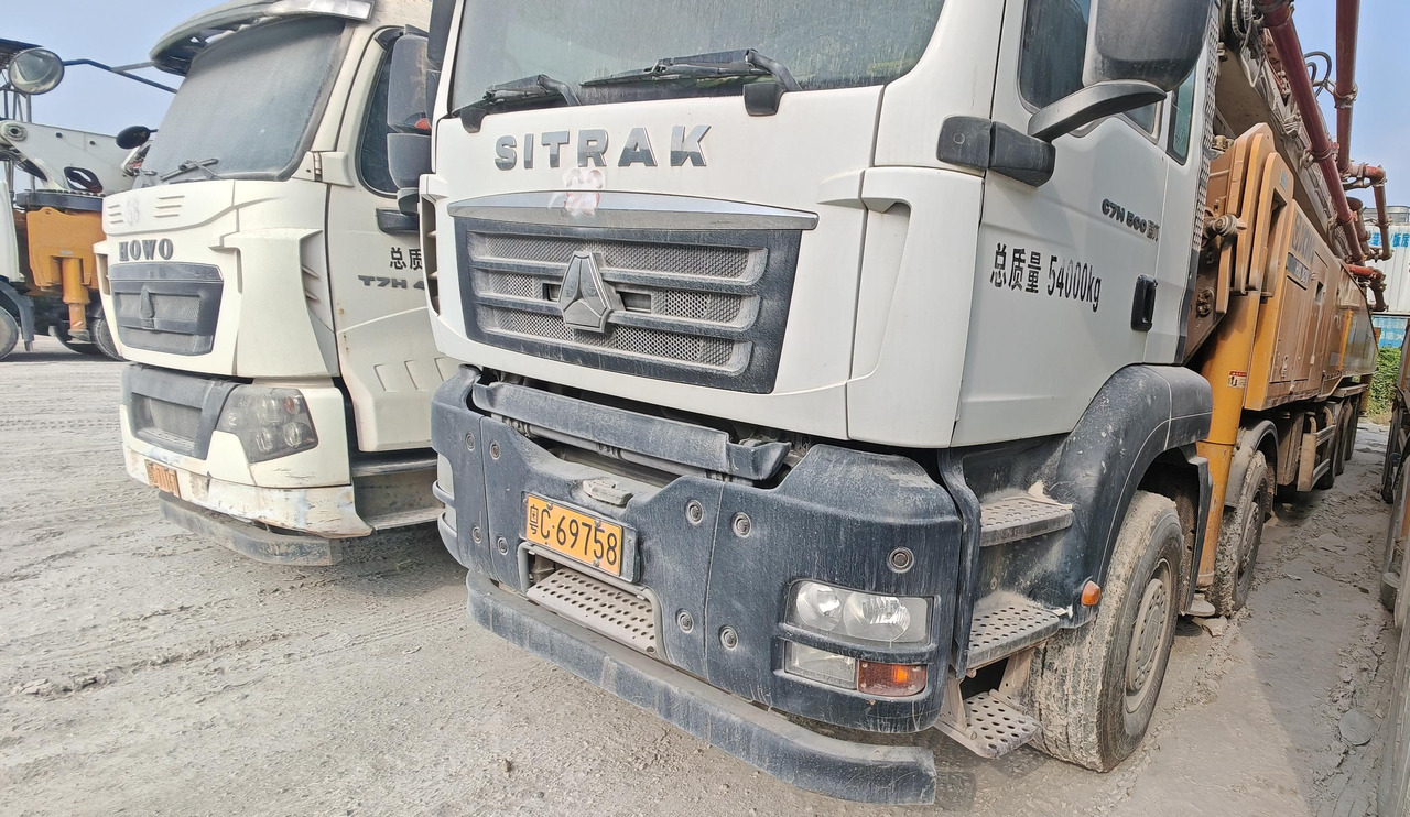 XCMG Manufacturer Second Hand 67m Diesel Hydraulic Concrete Pump HB67V Truck Mounted Concrete Pump Hot Sale - Camion pompe: photos 3 XCMG Manufacturer Second Hand 67m Diesel Hydraulic Concrete Pump HB67V Truck Mounted Concrete Pump Hot Sale - Camion pompe: photos 3