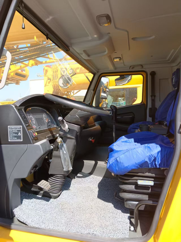 XCMG Official Second Hand 50 Ton Mobile Crane QY50K5D _5 Hydraulic Truck Mounted Crane Price For Sale - Grue mobile: photos 3 XCMG Official Second Hand 50 Ton Mobile Crane QY50K5D _5 Hydraulic Truck Mounted Crane Price For Sale - Grue mobile: photos 3