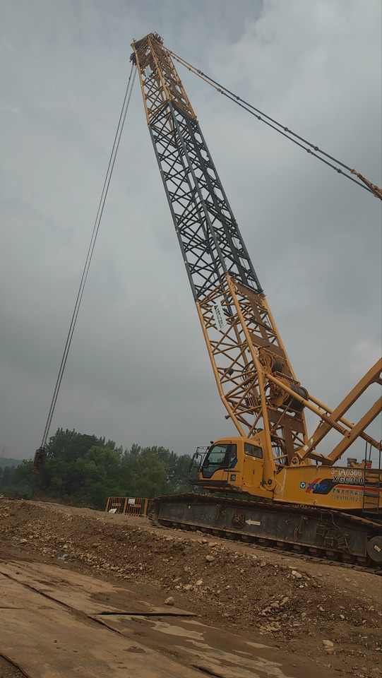 Grue sur chenilles XCMG Official Second Hand Crawler Crane Lifting Equipment Mobile XGC300 300 Ton Crane Price: photos 6