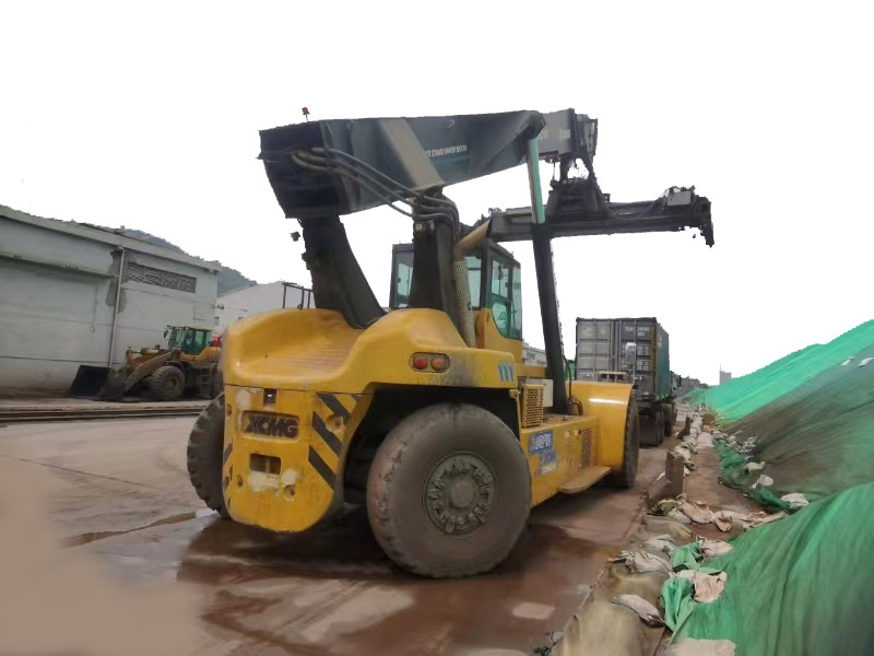 XCMG Official Used Mobile Reach Stacker 45 Tons XCS4531K For Container Price List - Reach stacker: photos 3 XCMG Official Used Mobile Reach Stacker 45 Tons XCS4531K For Container Price List - Reach stacker: photos 3