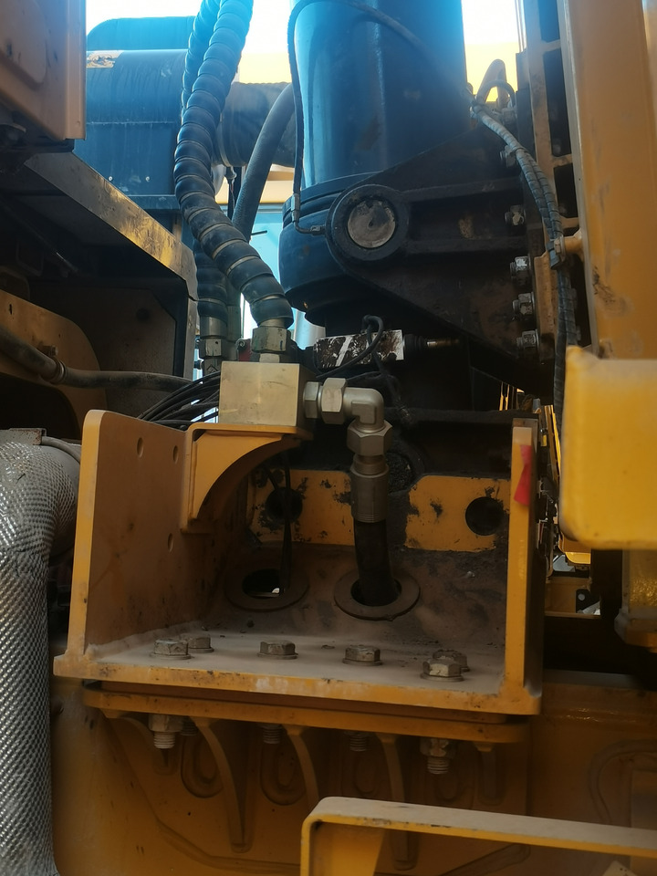 XCMG Official XDR80T 70 Ton 6x4 Dump Tuck Used Tipper Dump Truck Price - Tombereau: photos 4 XCMG Official XDR80T 70 Ton 6x4 Dump Tuck Used Tipper Dump Truck Price - Tombereau: photos 4