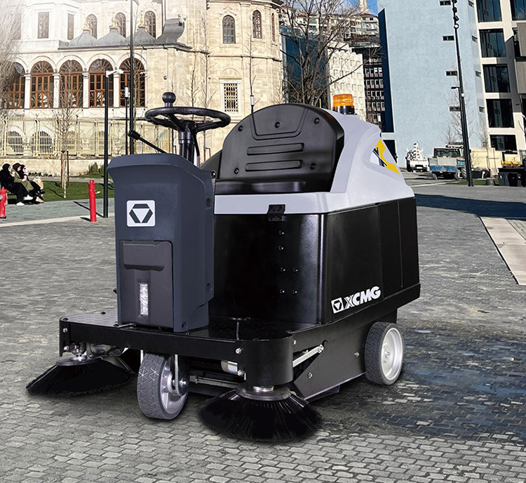 XCMG Official XGHD100 Ride on Sweeper and Scrubber Floor Sweeper Machine - Balayeuse industrielle: photos 2 XCMG Official XGHD100 Ride on Sweeper and Scrubber Floor Sweeper Machine - Balayeuse industrielle: photos 2