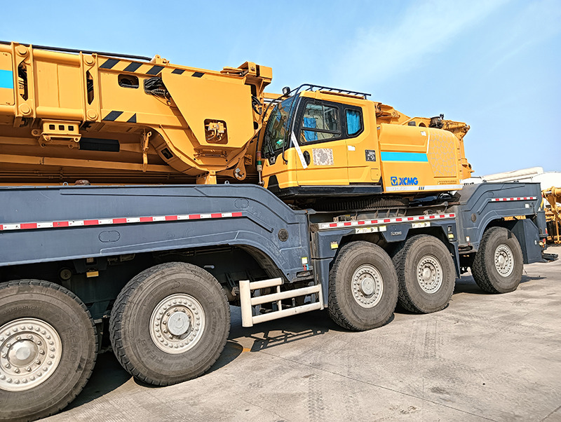 XCMG XCA500 used 500 ton hydraulic telescopic boom all terrain crane - Grue tout-terrain: photos 4 XCMG XCA500 used 500 ton hydraulic telescopic boom all terrain crane - Grue tout-terrain: photos 4