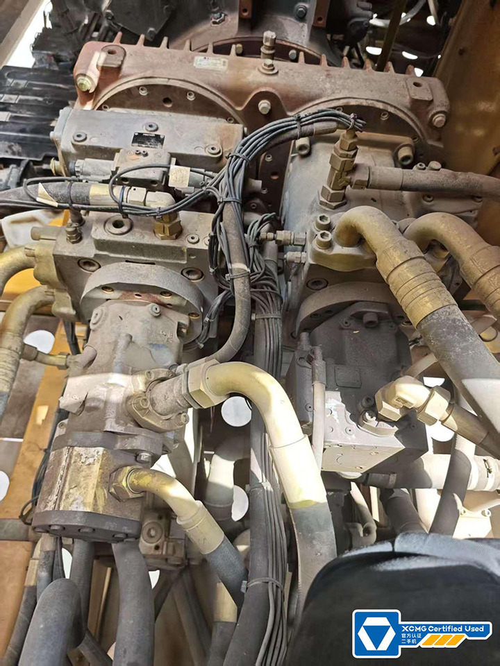 XCMG XGC16000 1250 ton 2020 used mobile crawler crane price - Grue sur chenilles: photos 4 XCMG XGC16000 1250 ton 2020 used mobile crawler crane price - Grue sur chenilles: photos 4