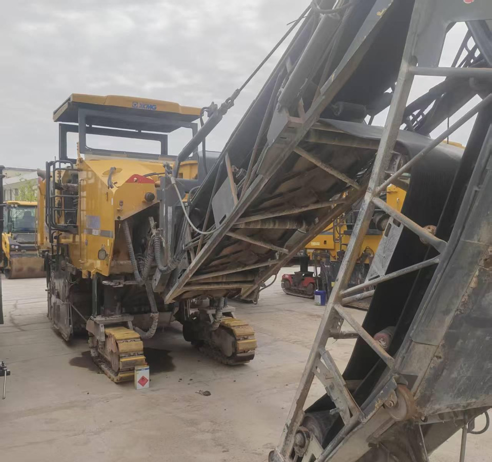 XCMG certified used cold milling planer machine XM200KⅡfor sale - Fraiseuse à froid: photos 5 XCMG certified used cold milling planer machine XM200KⅡfor sale - Fraiseuse à froid: photos 5