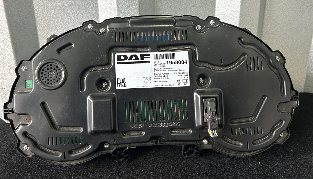 DAF DAF XF 106 CLOCK COUNTER 1958084 - Panel de instrumentos: photos 2 DAF DAF XF 106 CLOCK COUNTER 1958084 - Panel de instrumentos: photos 2