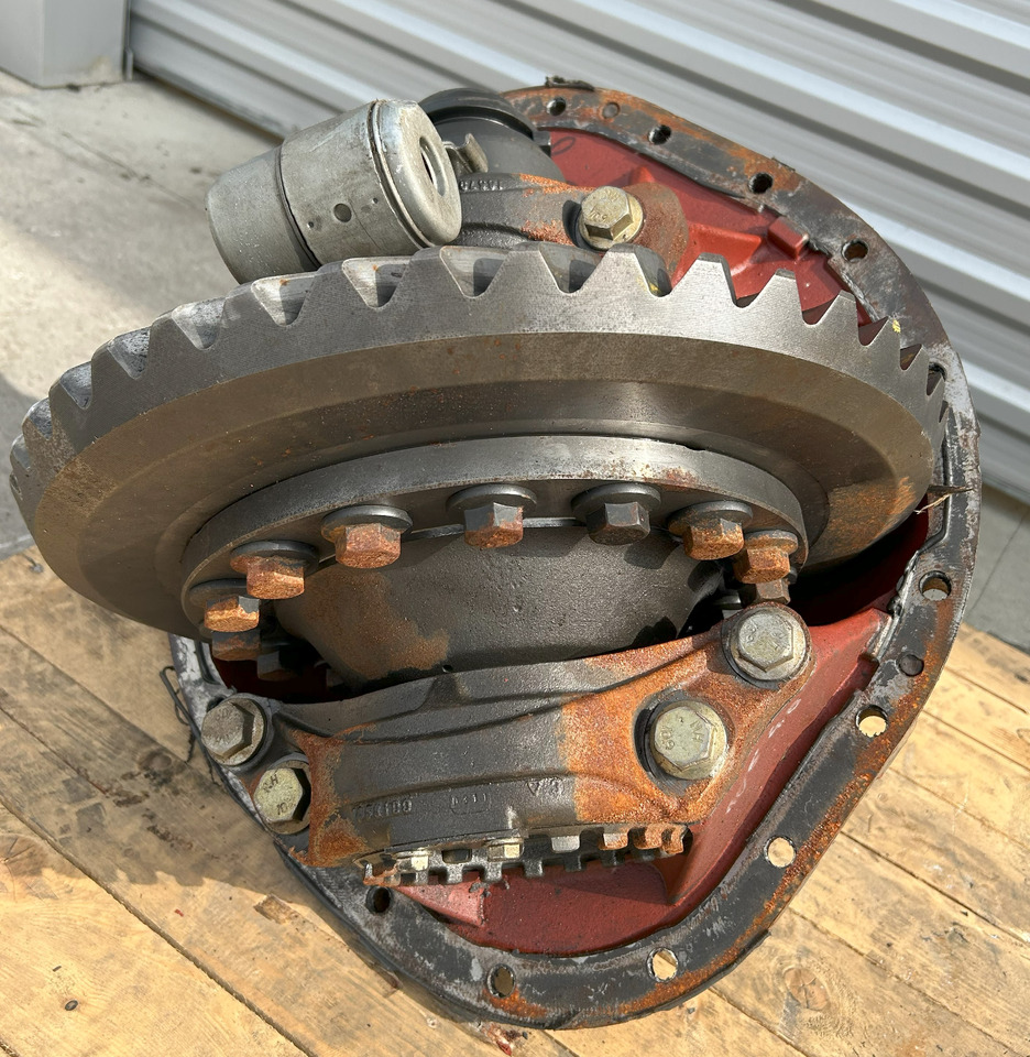 DAF DIFFERENTIAL AXLE CONTRIBUTION XF 105 43:16 2,69 - Essieu arrière: photos 5 DAF DIFFERENTIAL AXLE CONTRIBUTION XF 105 43:16 2,69 - Essieu arrière: photos 5