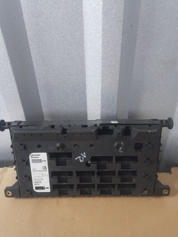 DAF XF 106 1925270 DAF XF 106 1925270 - Fusible pour Camion: photos 3 DAF XF 106 1925270 DAF XF 106 1925270 - Fusible pour Camion: photos 3