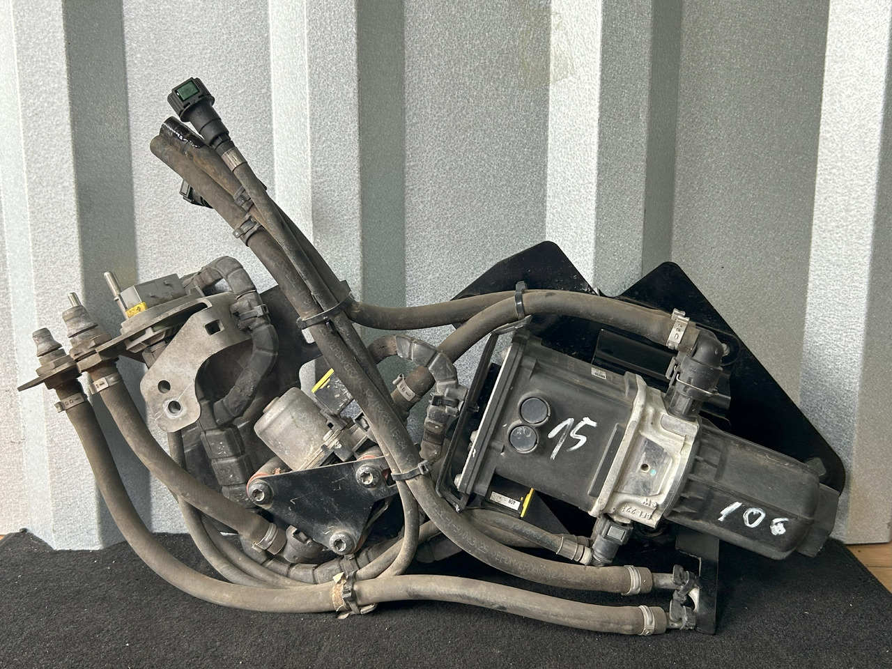 DAF XF 106 ADBLUE KIT - Système d'échappement: photos 1 DAF XF 106 ADBLUE KIT - Système d'échappement: photos 1