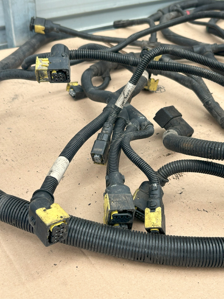 DAF XF 106 CHASSIS MAIN ELECTRICAL HARNESS - Câble/ Fil: photos 2 DAF XF 106 CHASSIS MAIN ELECTRICAL HARNESS - Câble/ Fil: photos 2