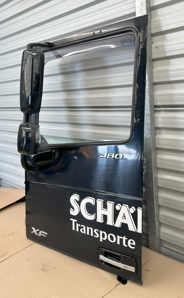 DAF XF 106 DOOR LEFT WITH MIRROR - Portière et pièces: photos 2 DAF XF 106 DOOR LEFT WITH MIRROR - Portière et pièces: photos 2