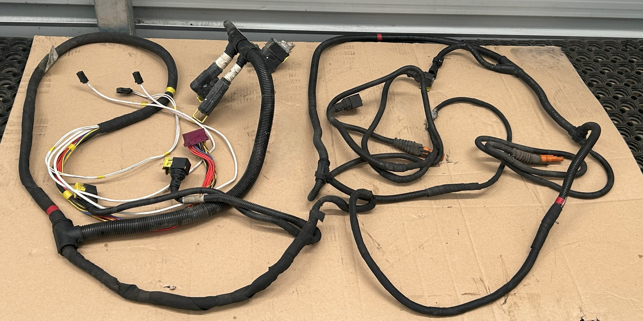 DAF XF 106 TRAILER SOCKET ELECTRICAL HARNESS - Câble/ Fil: photos 1 DAF XF 106 TRAILER SOCKET ELECTRICAL HARNESS - Câble/ Fil: photos 1