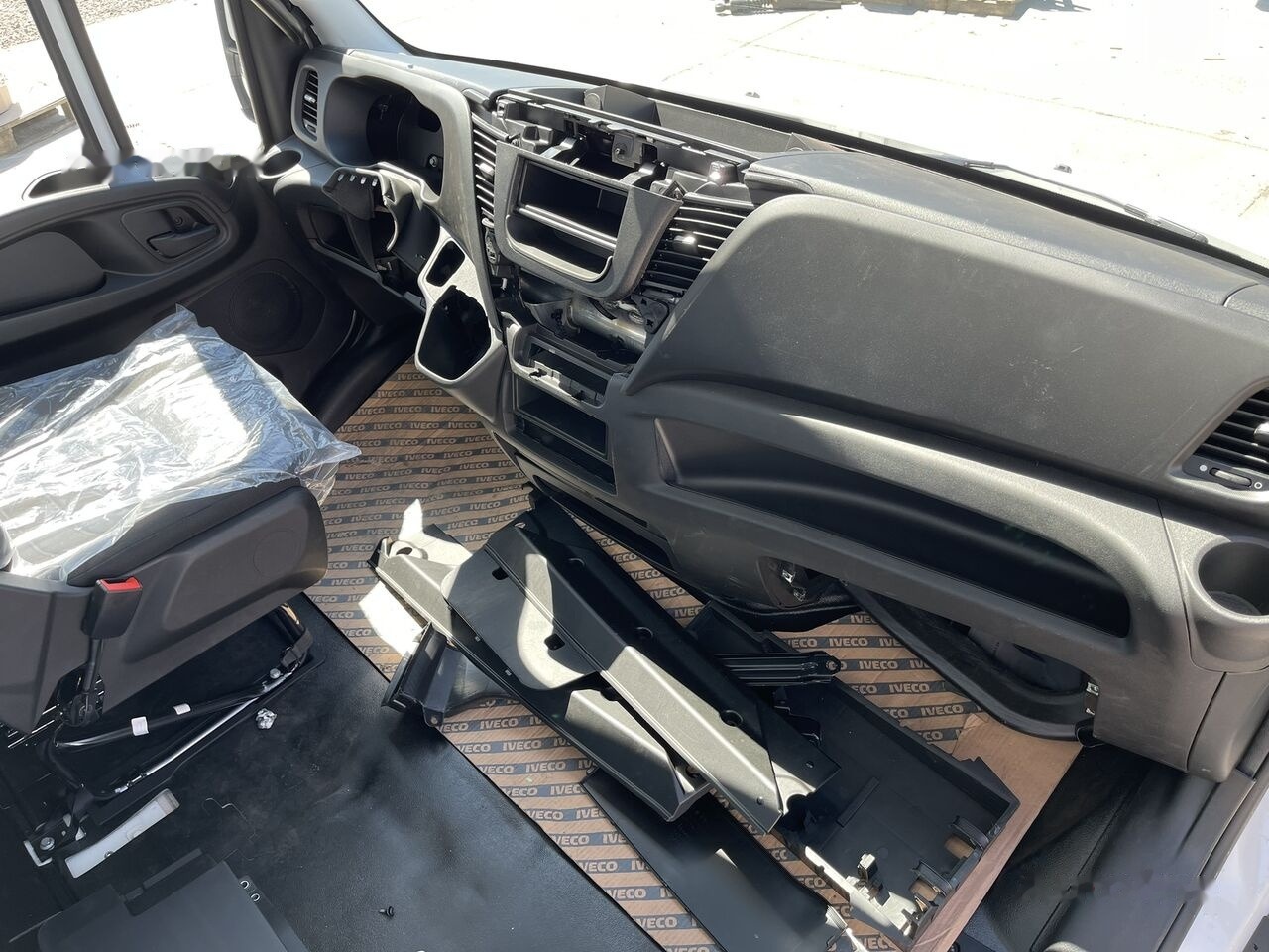 Cabine neuf IVECO DAILY VII 72-210  for IVECO DAILY 75-210: photos 7