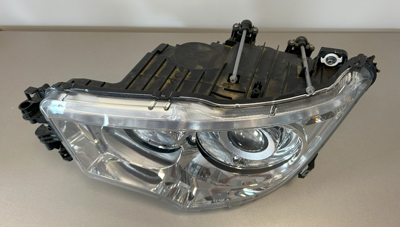MERCEDES-BENZ brand new original OEM Mercedes-Benz headlight LEFT BI-XENON MP4, MP5 - Feu avant: photos 2 MERCEDES-BENZ brand new original OEM Mercedes-Benz headlight LEFT BI-XENON MP4, MP5 - Feu avant: photos 2