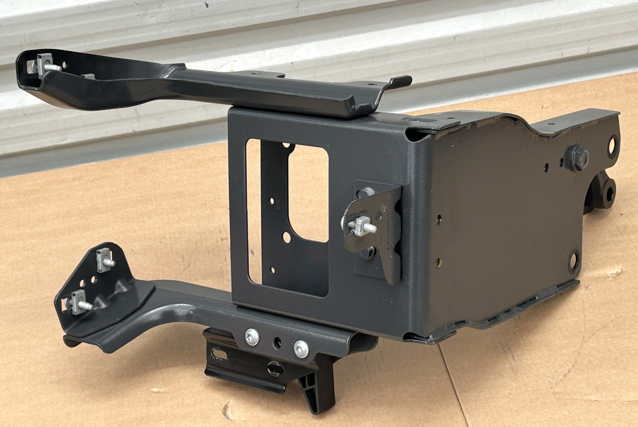 MERCEDES MOUNTING STEERING STEP SUPPORT AROCS ACTROS MP4 MP5 - Carrosserie et extérieur: photos 3 MERCEDES MOUNTING STEERING STEP SUPPORT AROCS ACTROS MP4 MP5 - Carrosserie et extérieur: photos 3