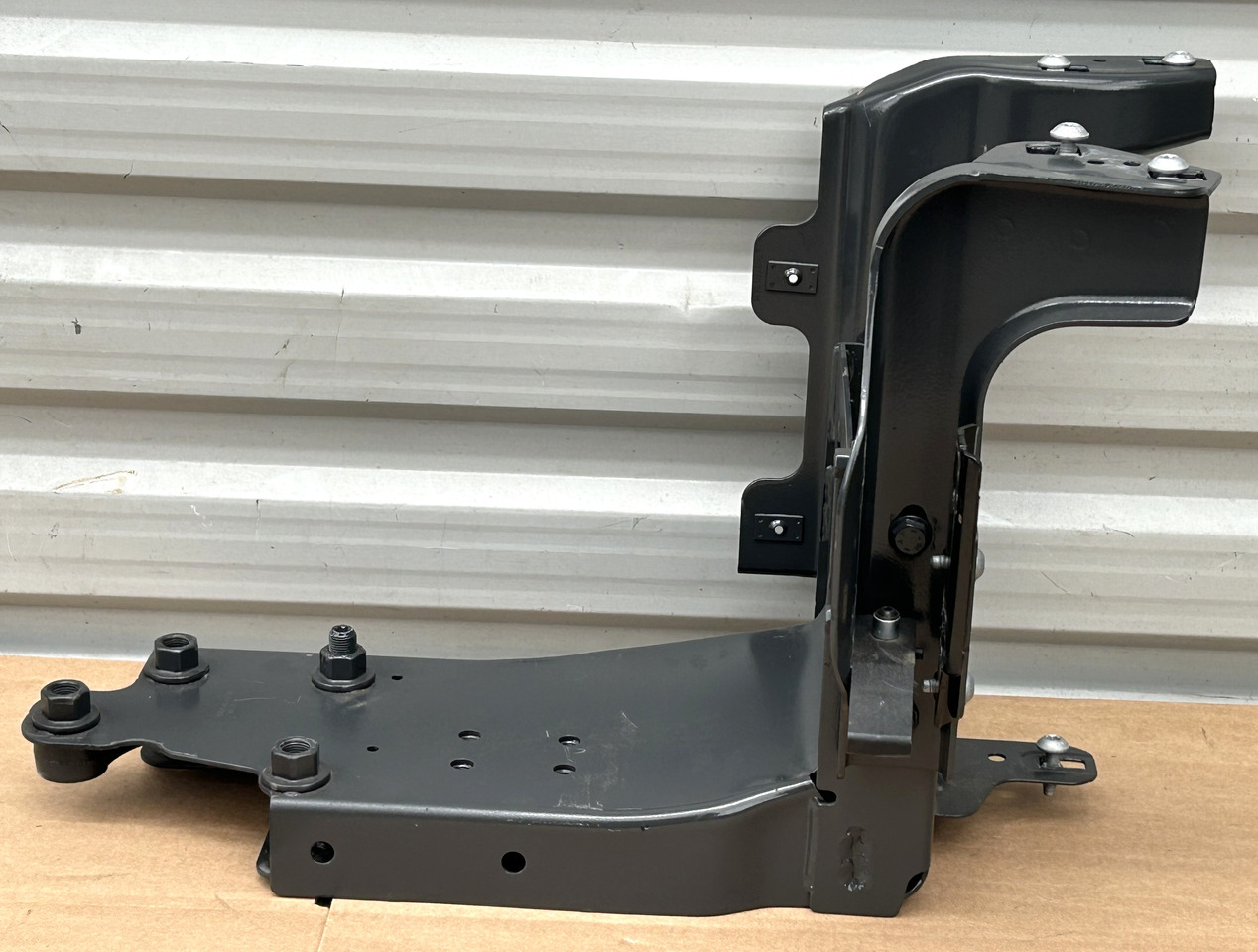 MERCEDES MOUNTING STEERING STEP SUPPORT AROCS ACTROS MP4 MP5 - Carrosserie et extérieur: photos 1 MERCEDES MOUNTING STEERING STEP SUPPORT AROCS ACTROS MP4 MP5 - Carrosserie et extérieur: photos 1