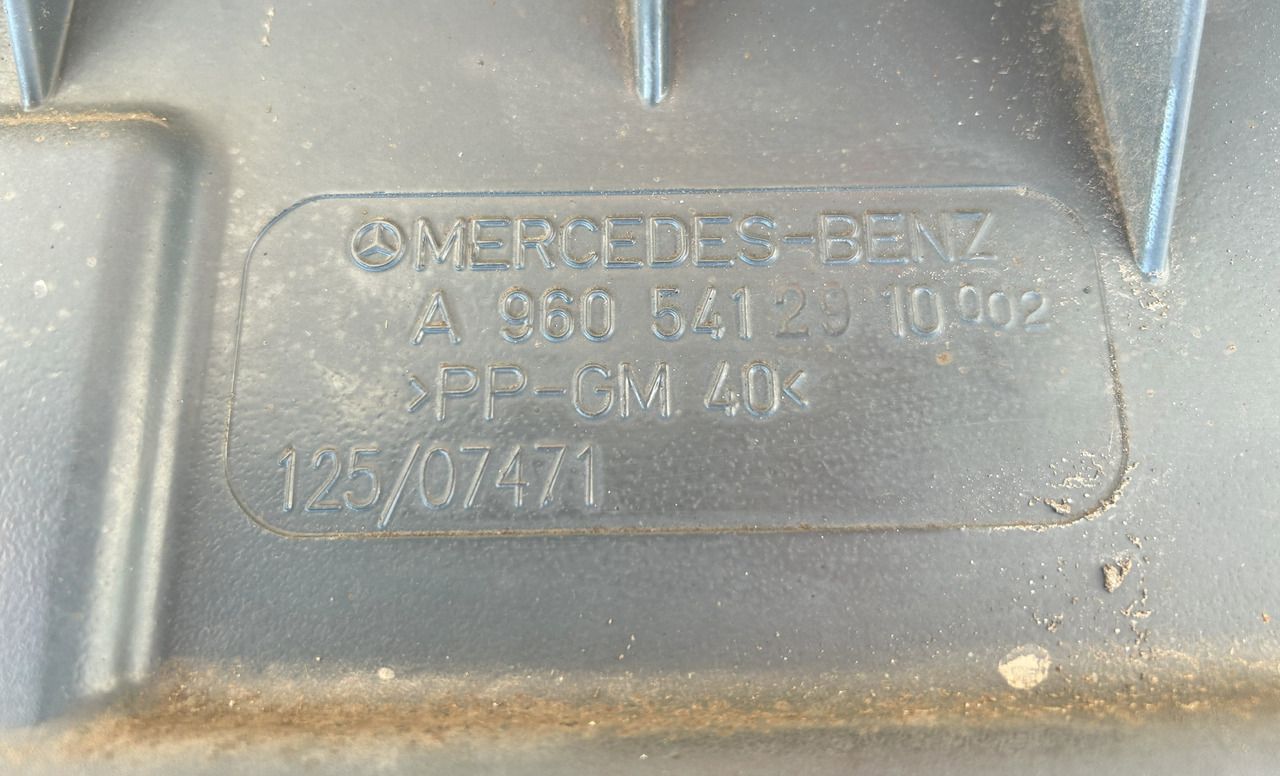 Accumulateur pour Camion Mercedes AROCS MP4 BATTERY BOX WITH CYLINDERS: photos 6