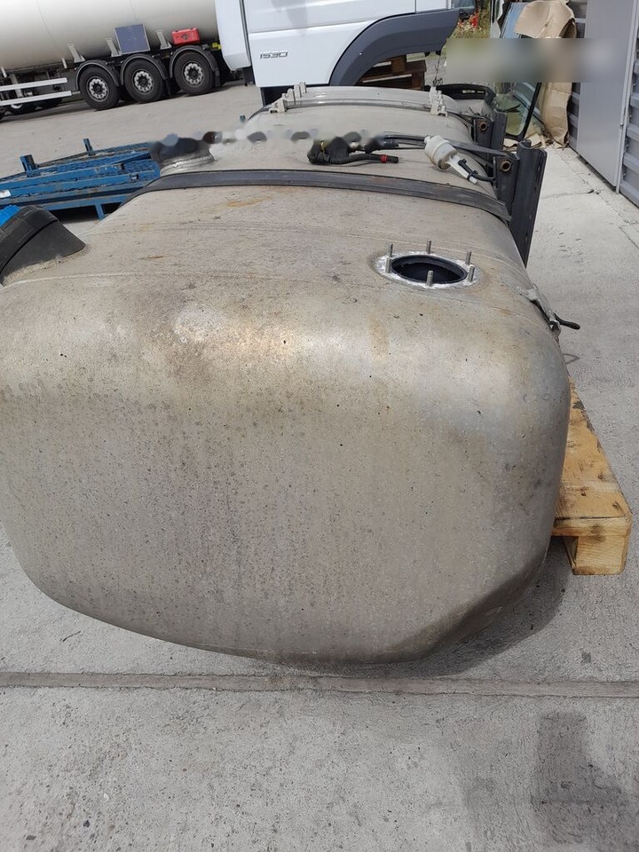 Mercedes-Benz ACTROS MP4 660L A9604703501 Mercedes-Benz truck - Réservoir de carburant pour Camion: photos 5 Mercedes-Benz ACTROS MP4 660L A9604703501 Mercedes-Benz truck - Réservoir de carburant pour Camion: photos 5