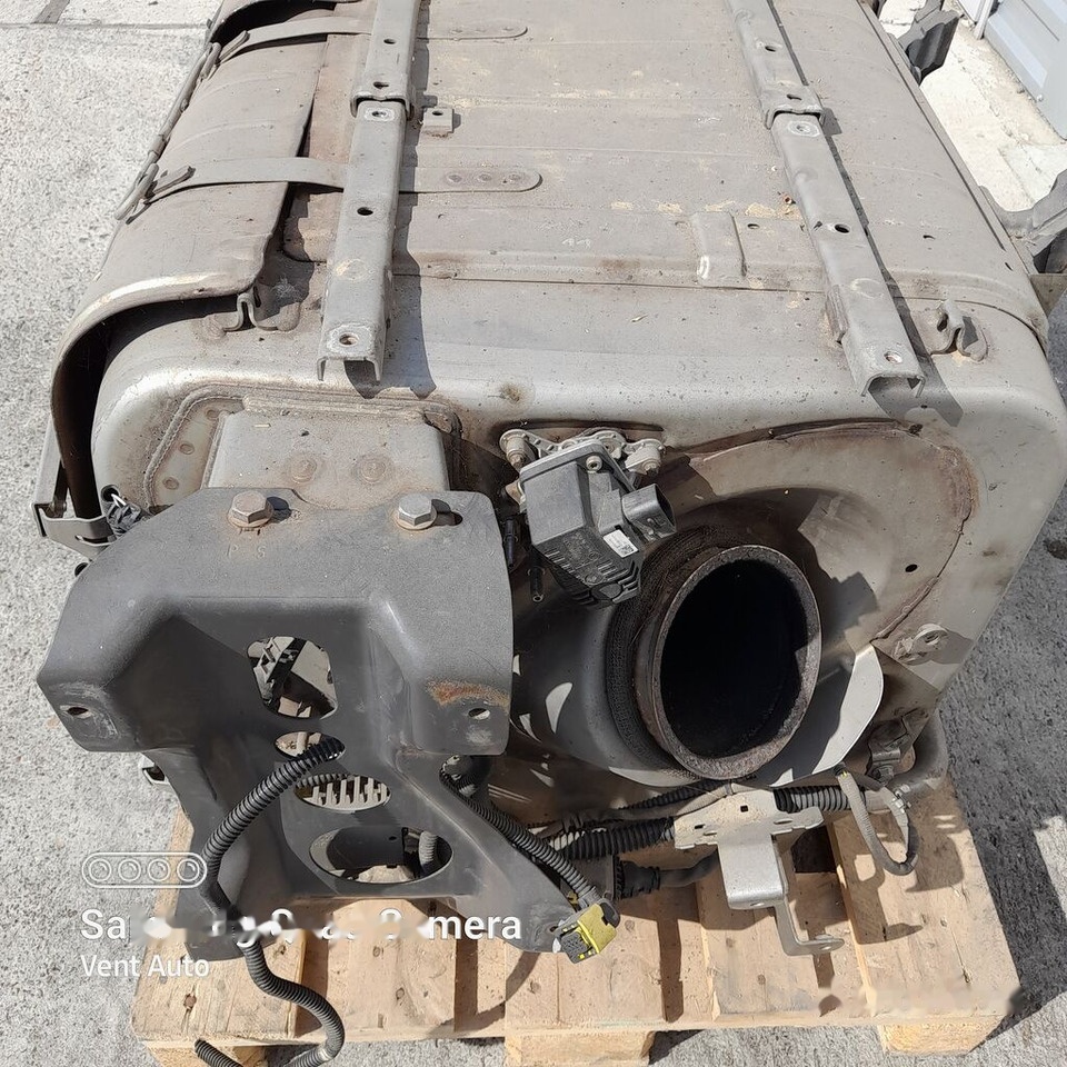 Mercedes-Benz ACTROS MP4 A0084902212 Mercedes-Benz A0084902212 - Catalyseur pour Camion: photos 5 Mercedes-Benz ACTROS MP4 A0084902212 Mercedes-Benz A0084902212 - Catalyseur pour Camion: photos 5